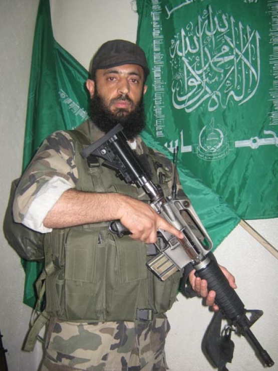 الشهيد عماد كامل وشح