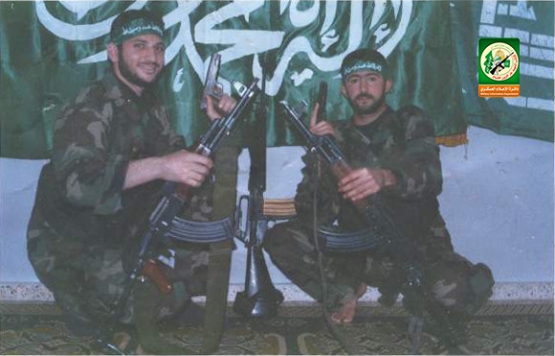 الشهيد القسامي/ أحمد يوسف عبد الوهاب ورفيقه القسامي رائد الأغا