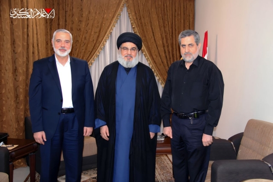 صور حصرية تجمع الشهيد القائد الحاج/ رمضان بالقادة الشهداء