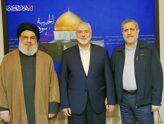 صور حصرية تجمع الشهيد القائد الحاج/ رمضان بالقادة الشهداء