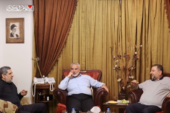 صور حصرية تجمع الشهيد القائد الحاج/ رمضان بالقادة الشهداء